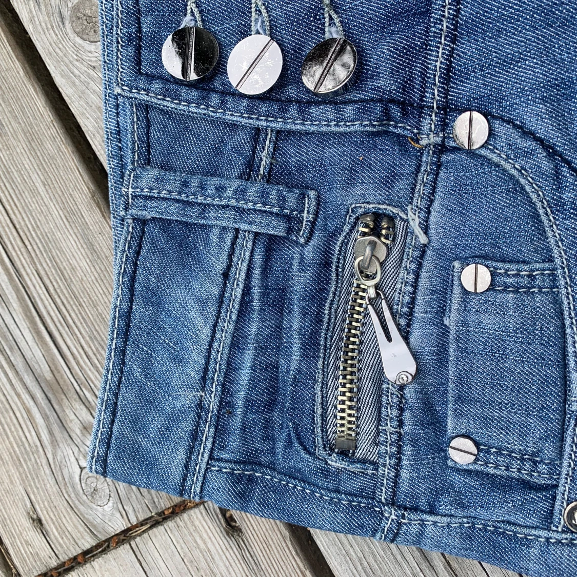 Vintage jeanskjol med nitar - 2