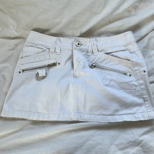 Jeanskjol - Oanvänd och i bra skick