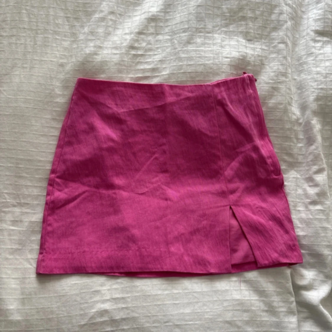 Rosa kortkjol från H&M med slits