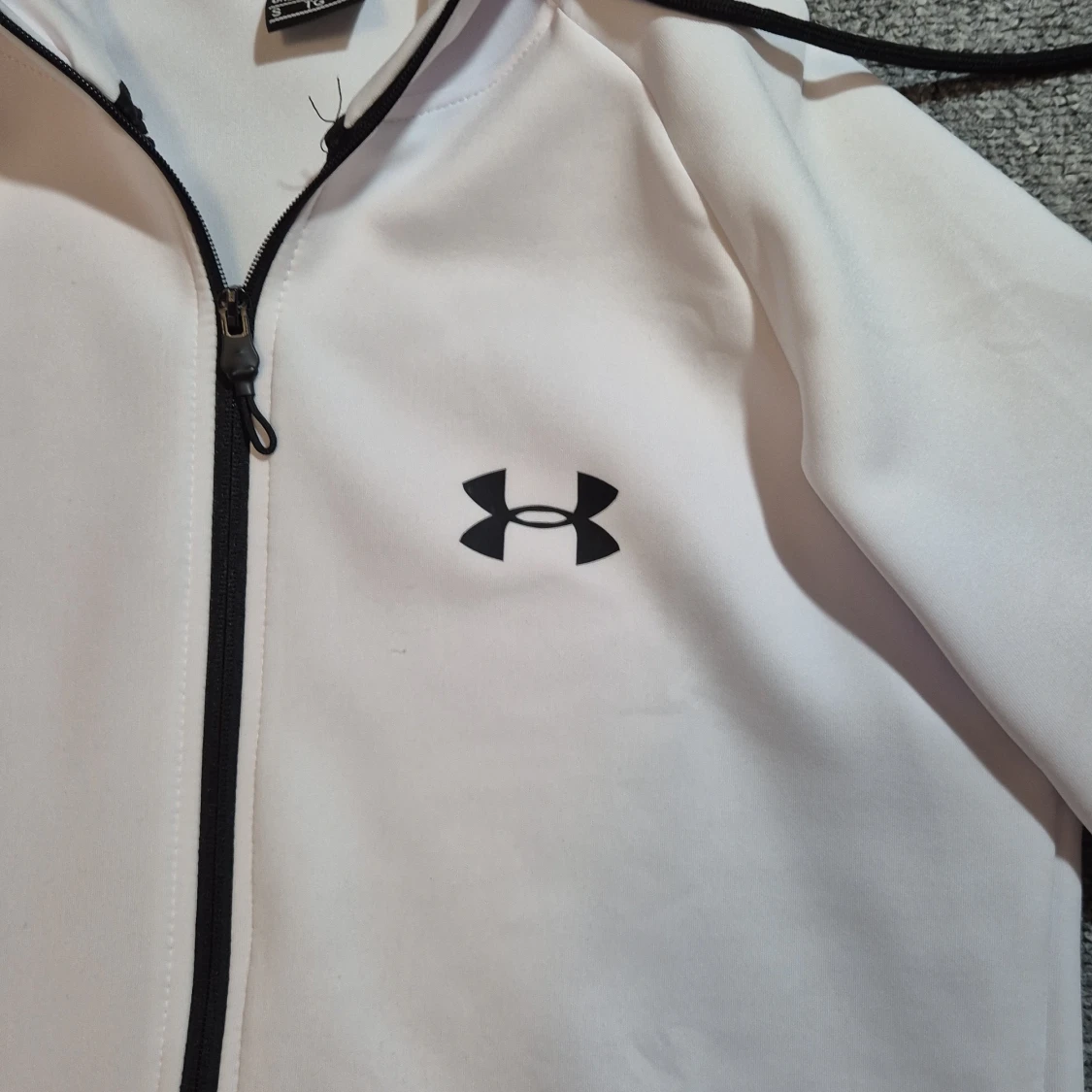 Vit zip hoodie från Under Armour  - 2