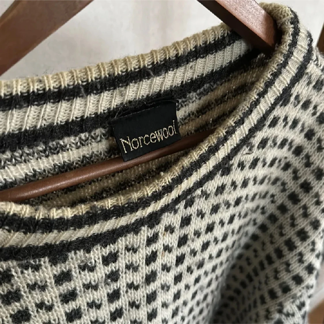 Mönstrad stickad tröja från Norcewool - 2