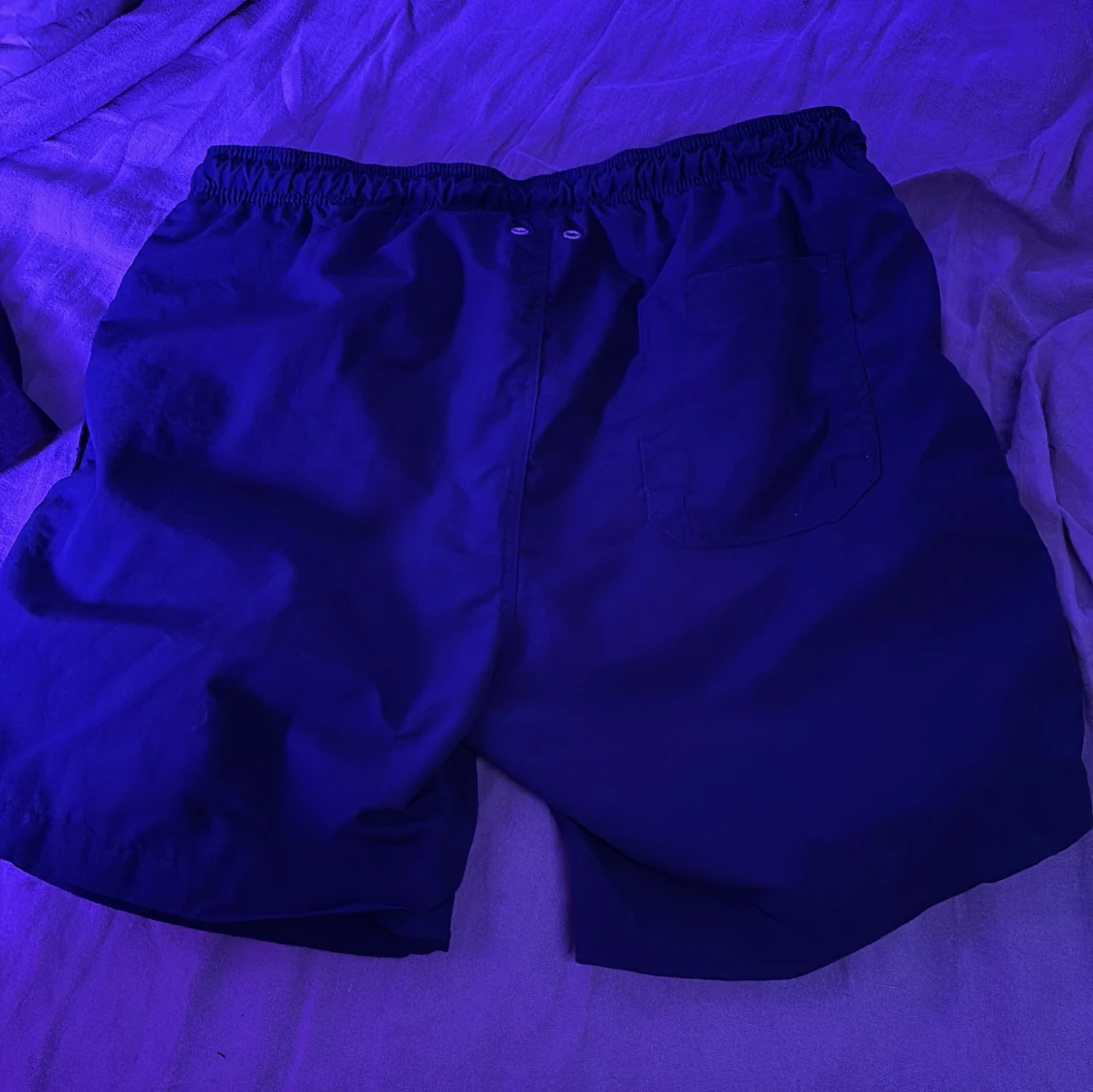 Marinblå badshorts från GANT - 3