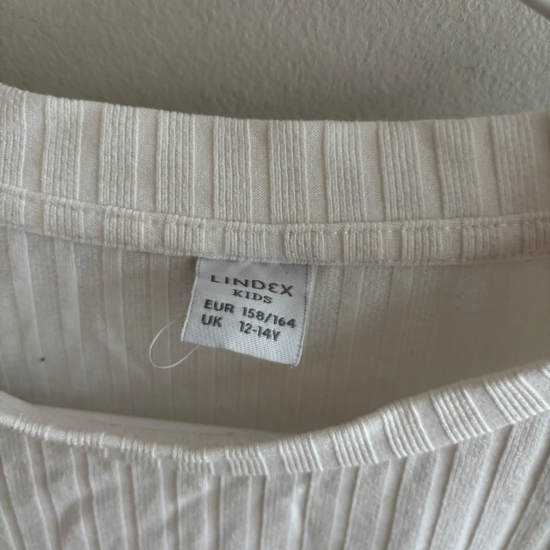 Vit ribbad topp från Lindex - 1