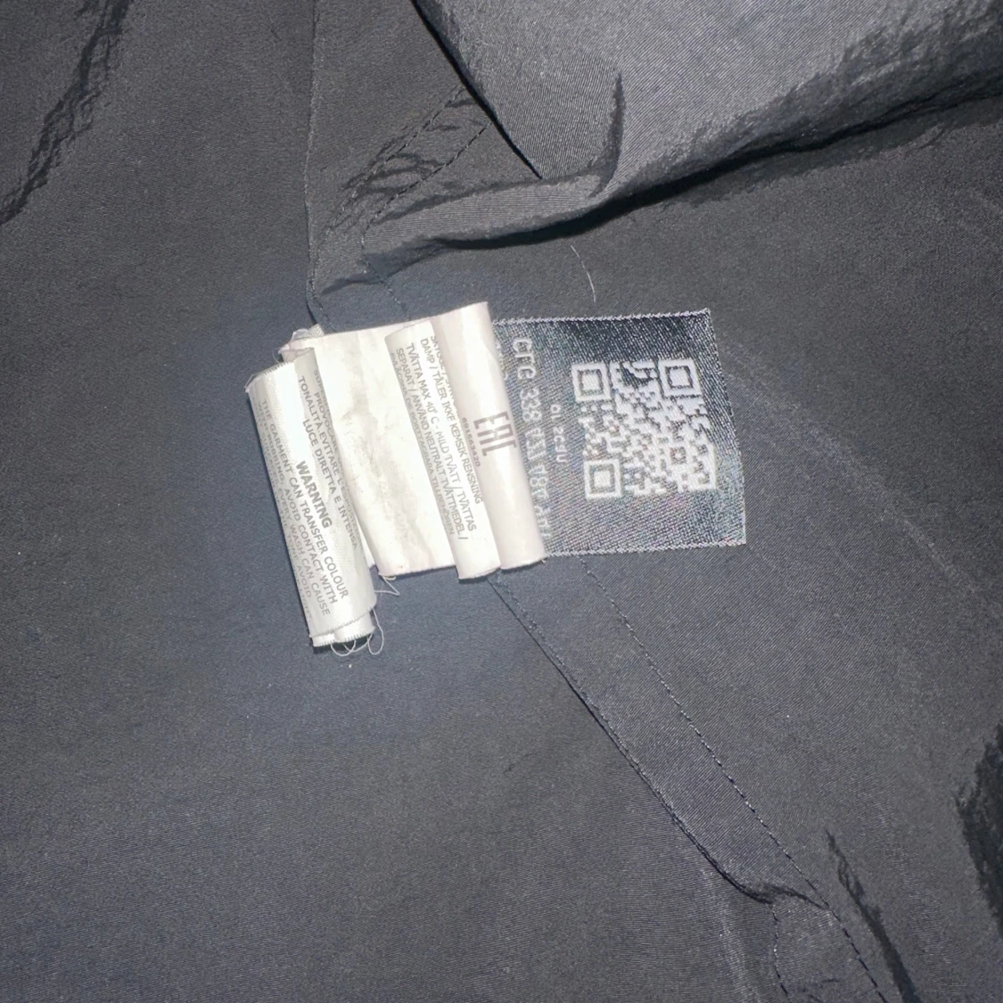 Svart vindjacka från Stone Island med luva  - 1