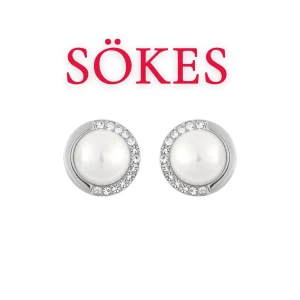 Celine Earring Snö of Sweden SÖKES - Söker med ljus och lykta efter dessa celine örhängen av Snö of Sweden. Det finns två storlekar och jag söker endast efter de STÖRRE, som är ca 15 mm 🙏Jag söker efter dessa och har alltså ingen vara att sälja 