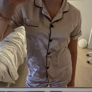 Pyjamas - Jätteskön pyajams som inte använts😇😇