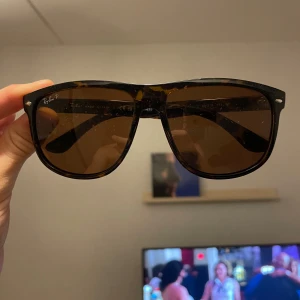 Ray Ban boyfriend  - Säljer ett par klassiska raybans. Skriv vid bättre bilder eller funderingar 
