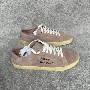 Saint Laurent  - Saint Laurent 06 senakers | tillkommer inget og | om för mer frågor