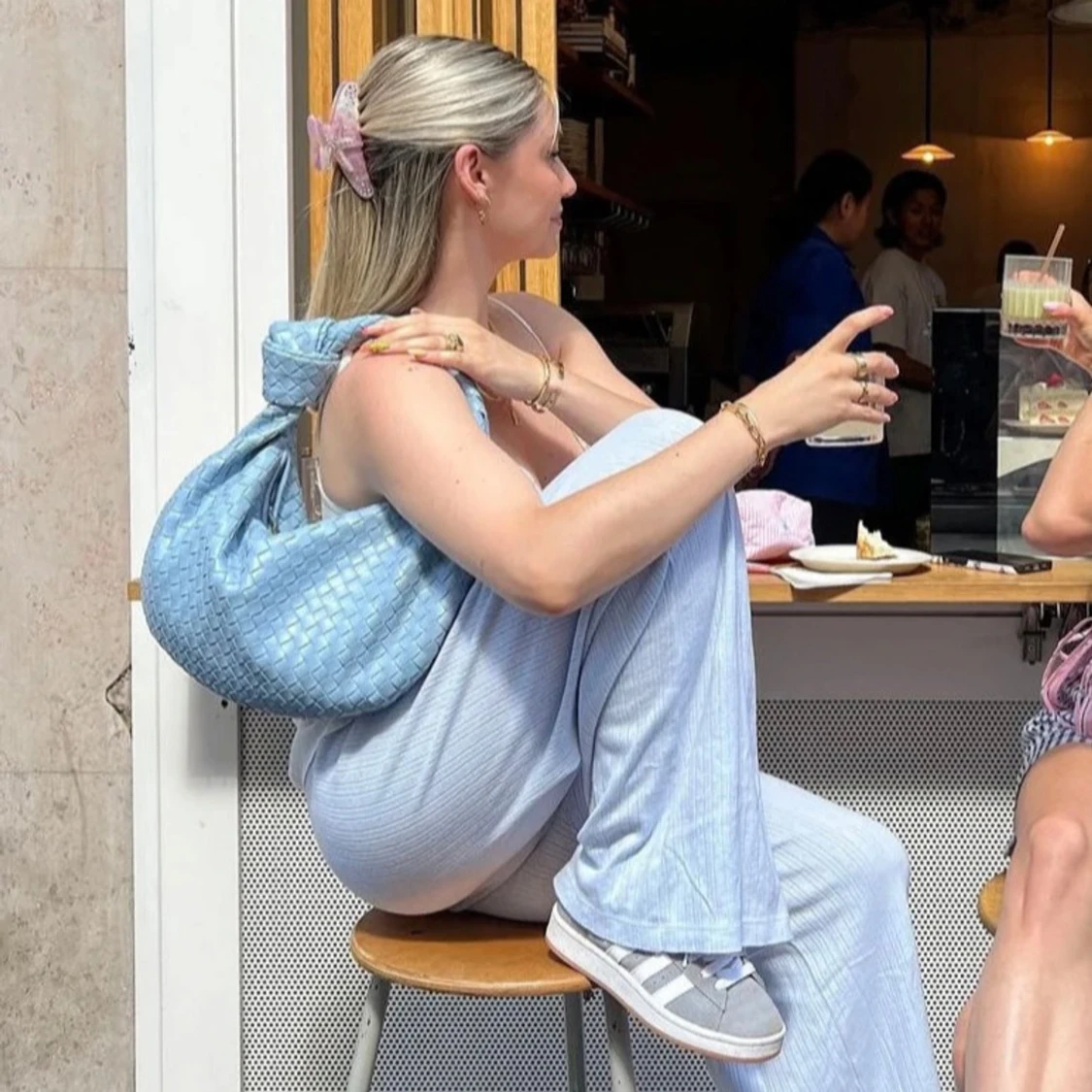 Blå flätad axelväska - 3