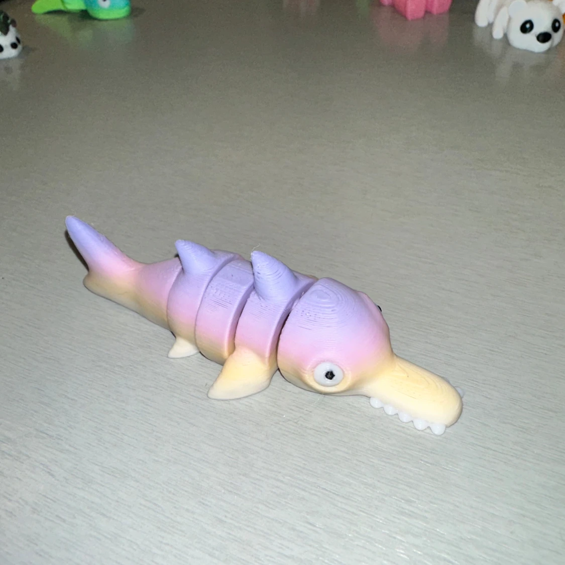 Flerfärgad leksakskrokodil - 1