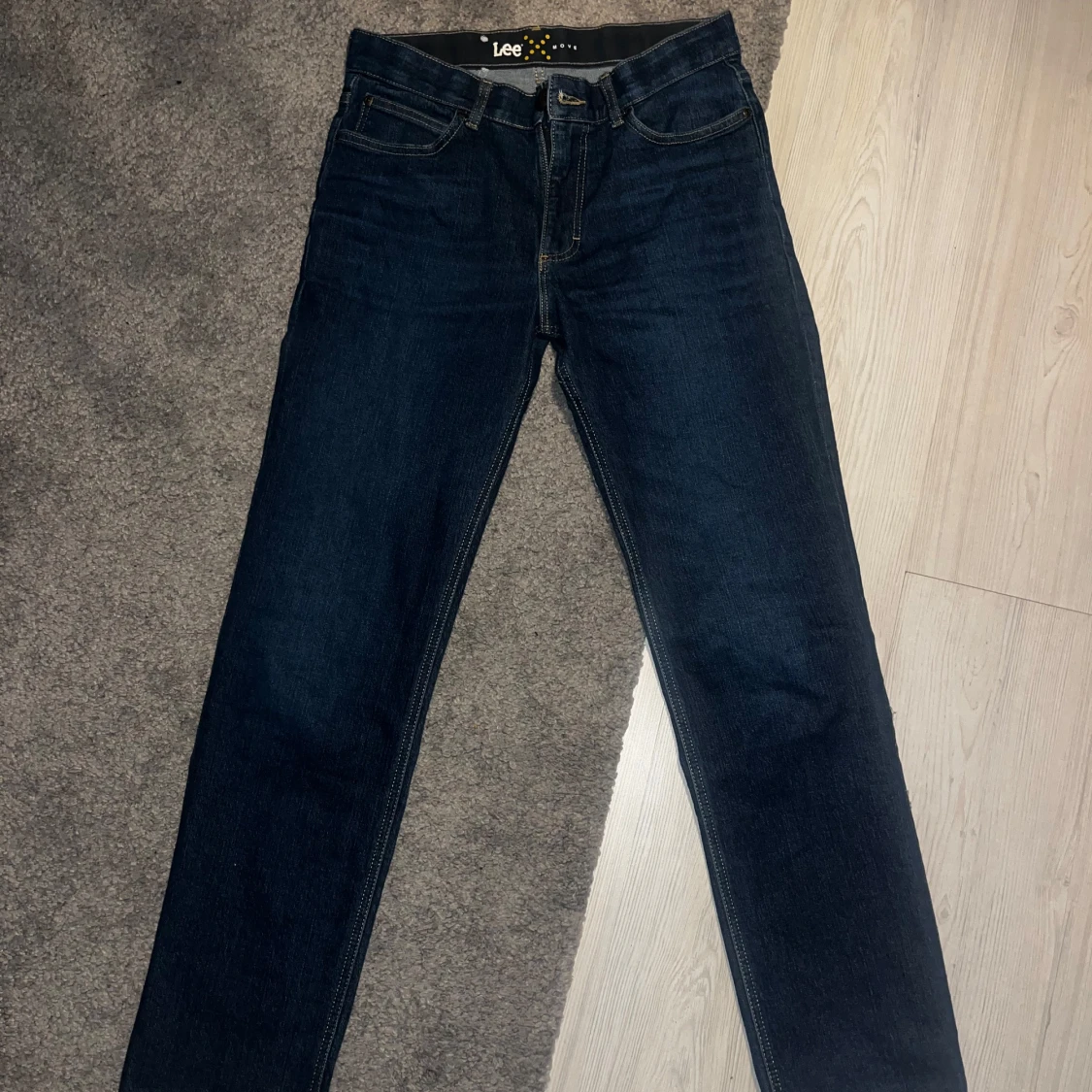 Raka Mörkblå jeans från Lee