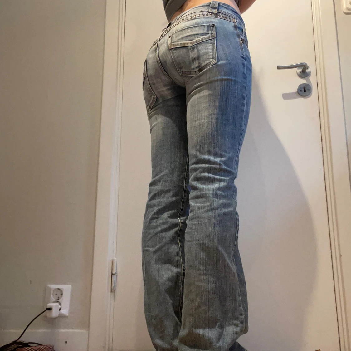 Vintage bootcut jeans med detaljer  - 2