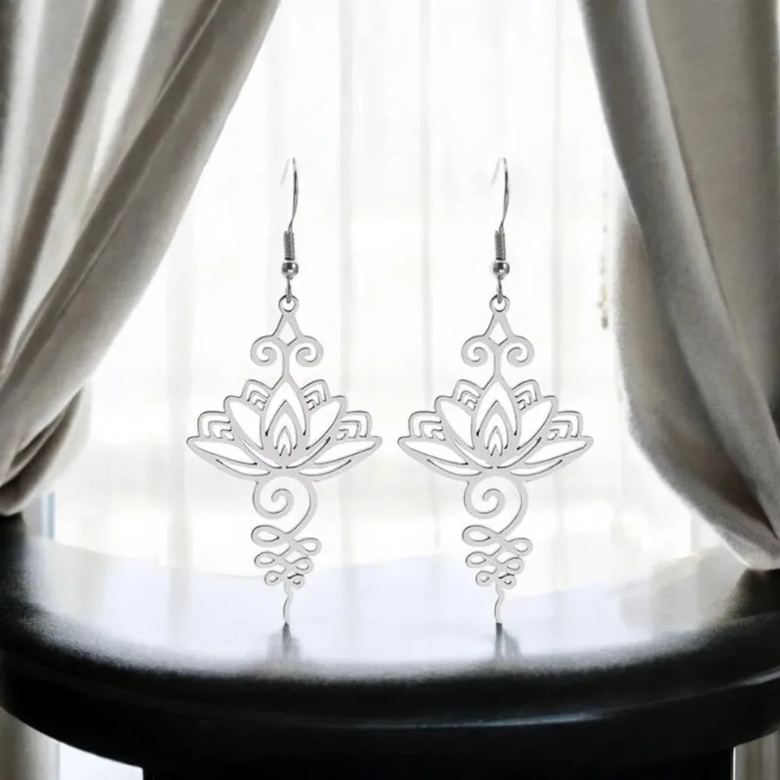 Rubrik:Silver Lotus Earrings – Boho Chic & Lightweight - 3