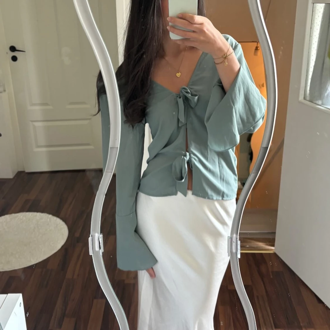 Grön blus med knyt - 3