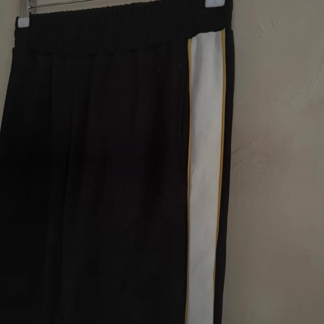 Svarta tracksuits - 1