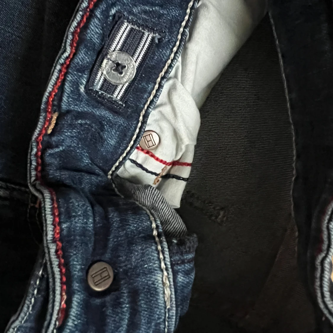 Mörkblå jeans från Tommy Hilfiger - 2