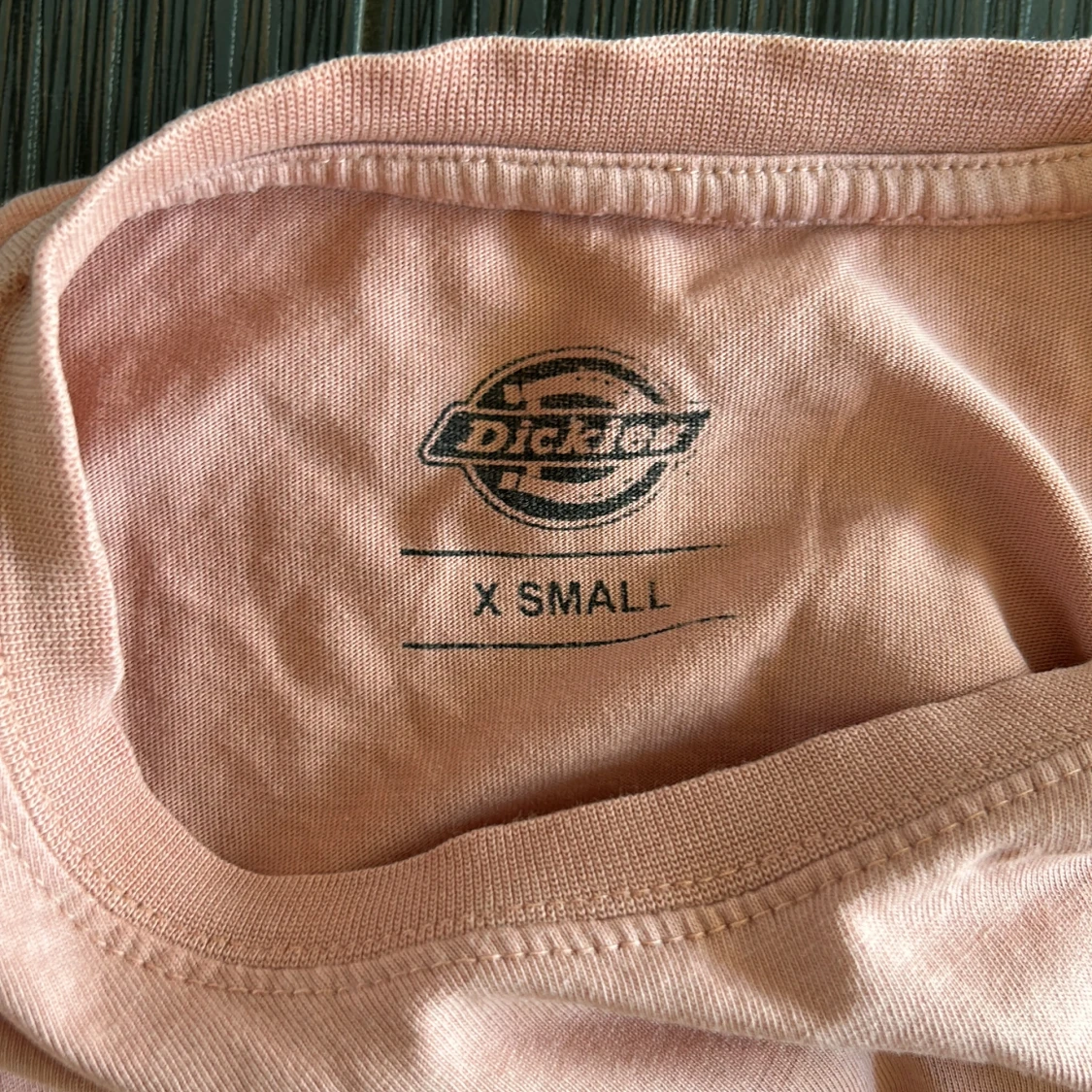 Rosa t-shirt från Dickies - 2
