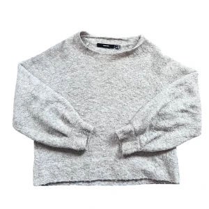 Beige stickad tröja  - Mysig beige stickad tröja från Vero Moda ,sitter lite oversized på mig som är 162