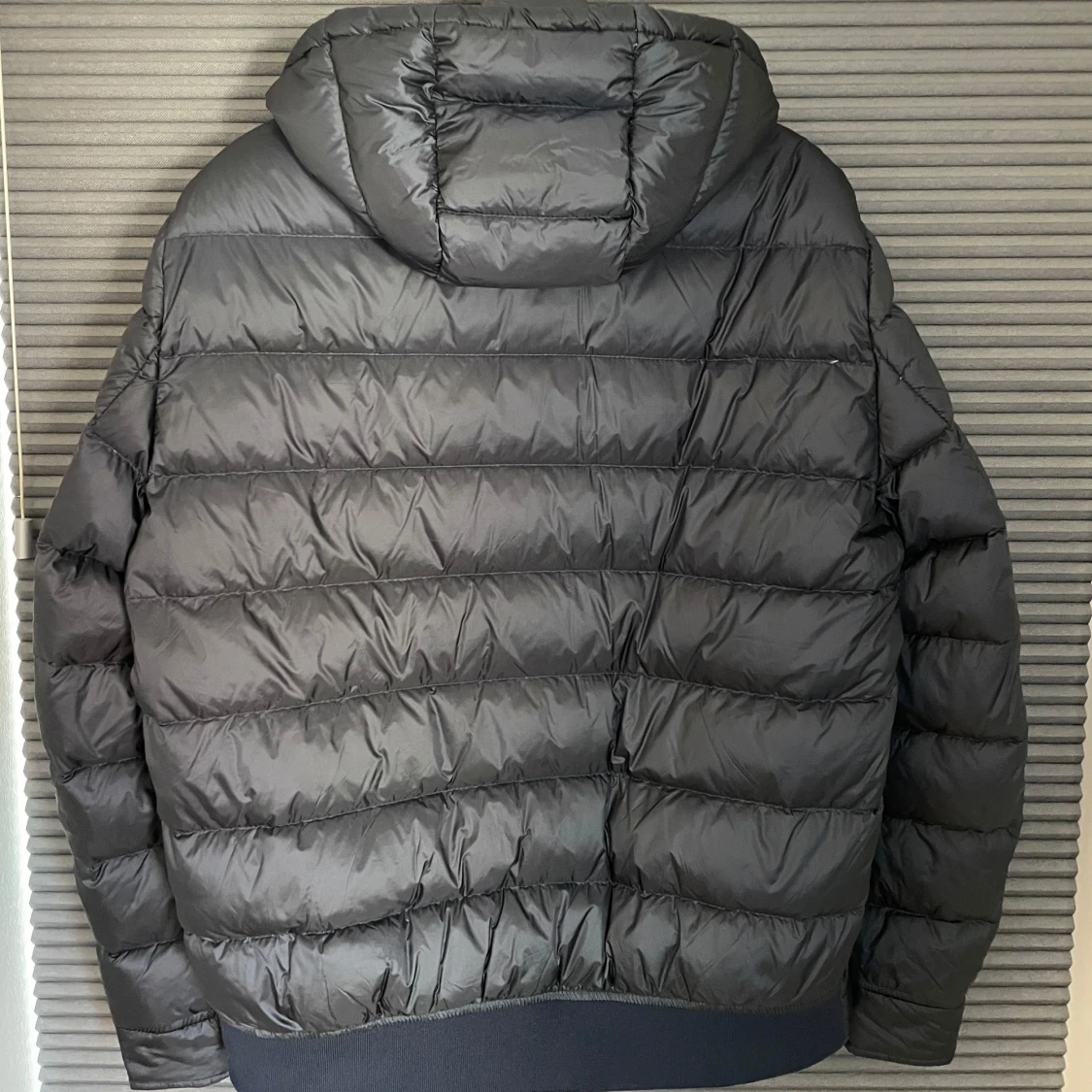 Svart pufferjacka från Massimo Dutti - 1