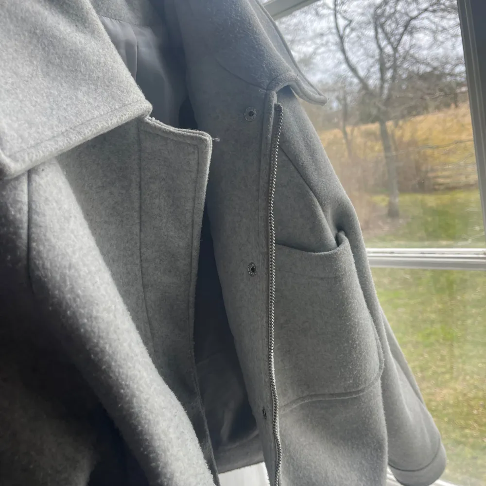 skitsnygg vårjacka från NA-KD!! väldigt sparsamt använd💓💓. Takit.