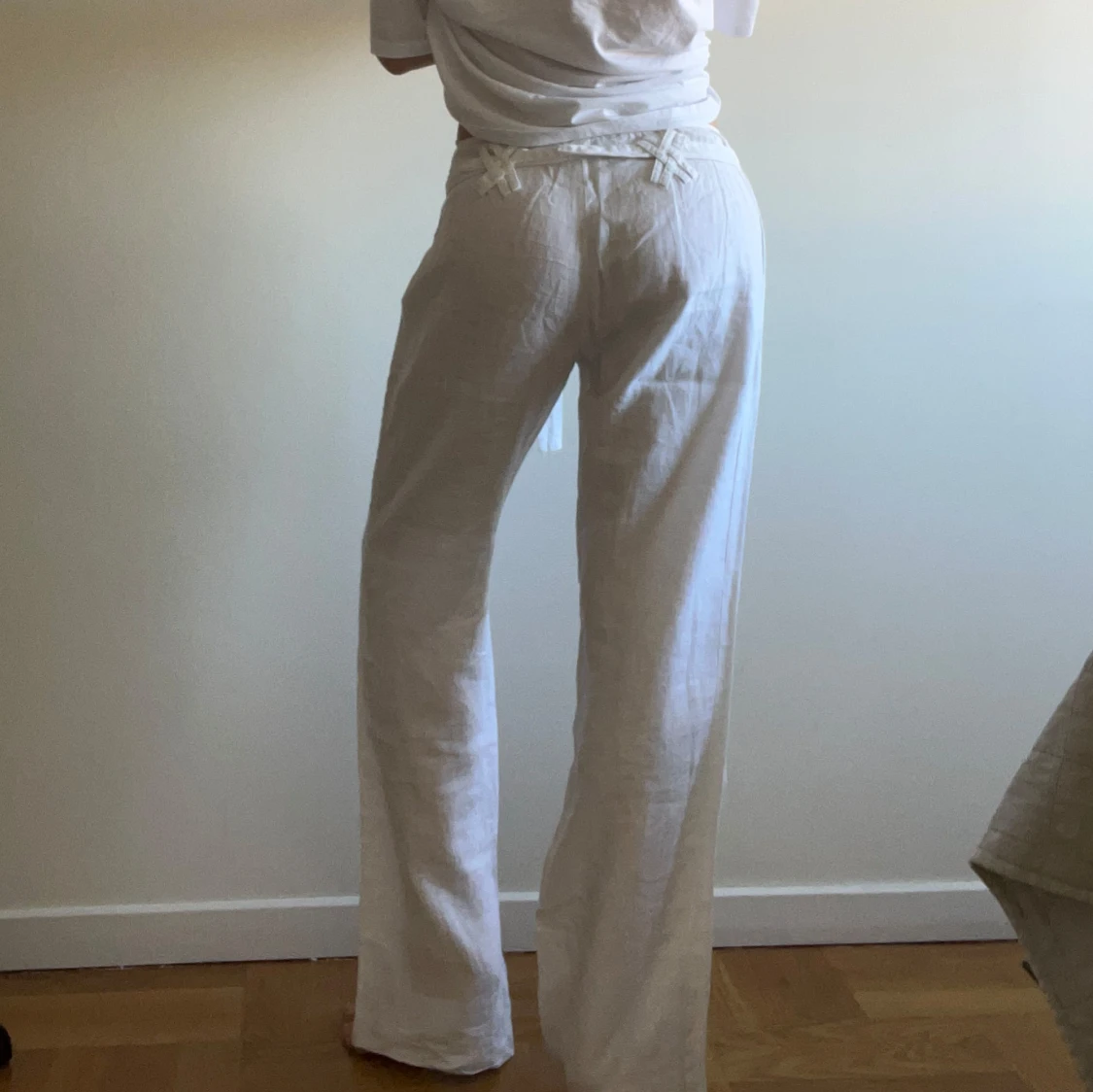 Vita linnebyxor med knytband - 3