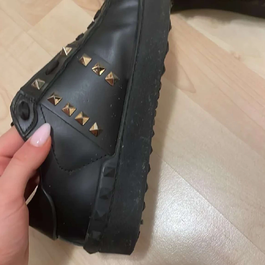 Svarta valentino skor - 1