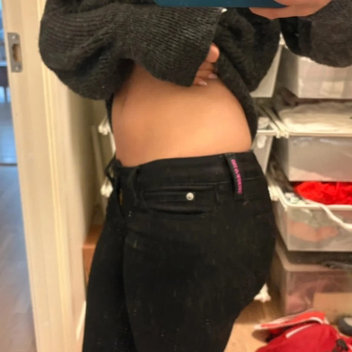 Svarta bootcut jeans - 4