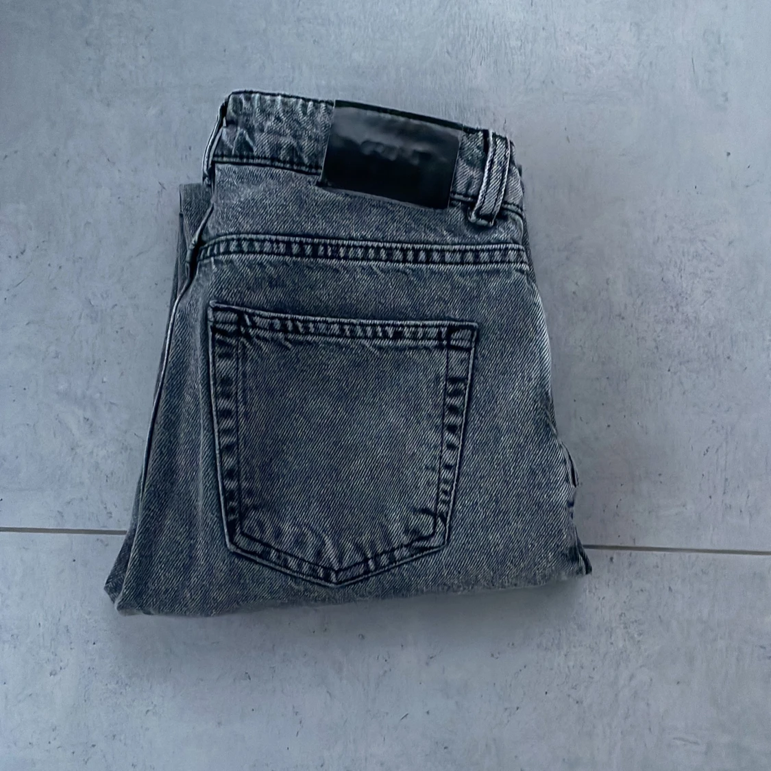 Grå jeans från Grunt