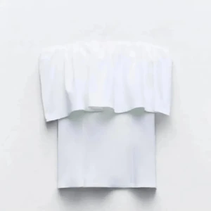 SÖKER ZARA TOPP! - SÖKER den här vita Zara toppen, i s/xs för rimligt pris💕💕