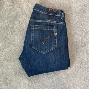 Dondup George jeans - Säljer dehär Dondup George jeansen i W31🙌🏼| Mycket bra skick | Perfekta nu inför våren☀️| Vid frågor är det bara att skriva och pris är inte hugget i sten 🤝🏼
