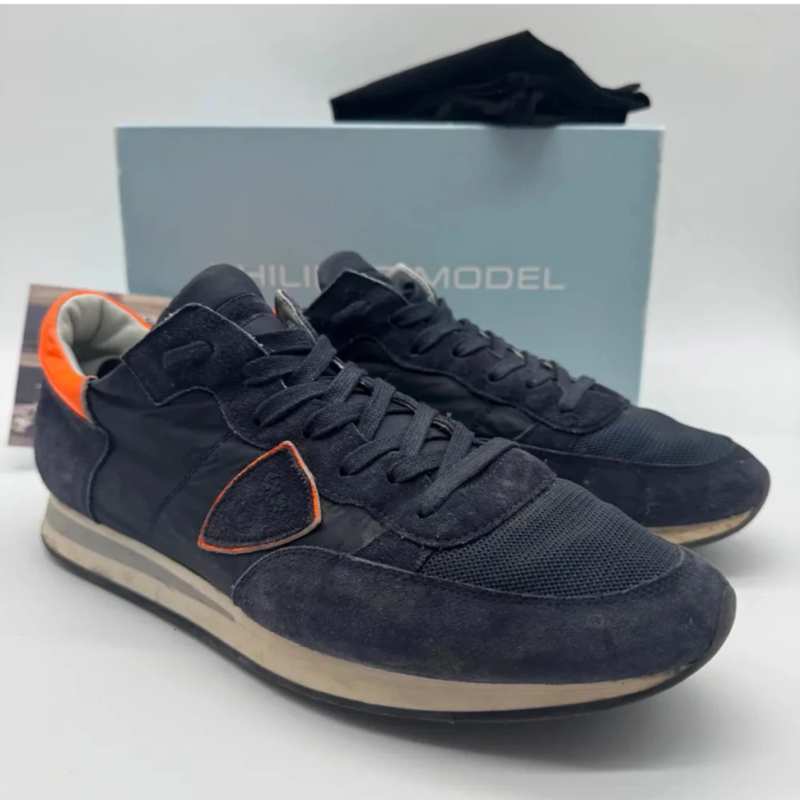 Svarta sneakers från Philippe Model