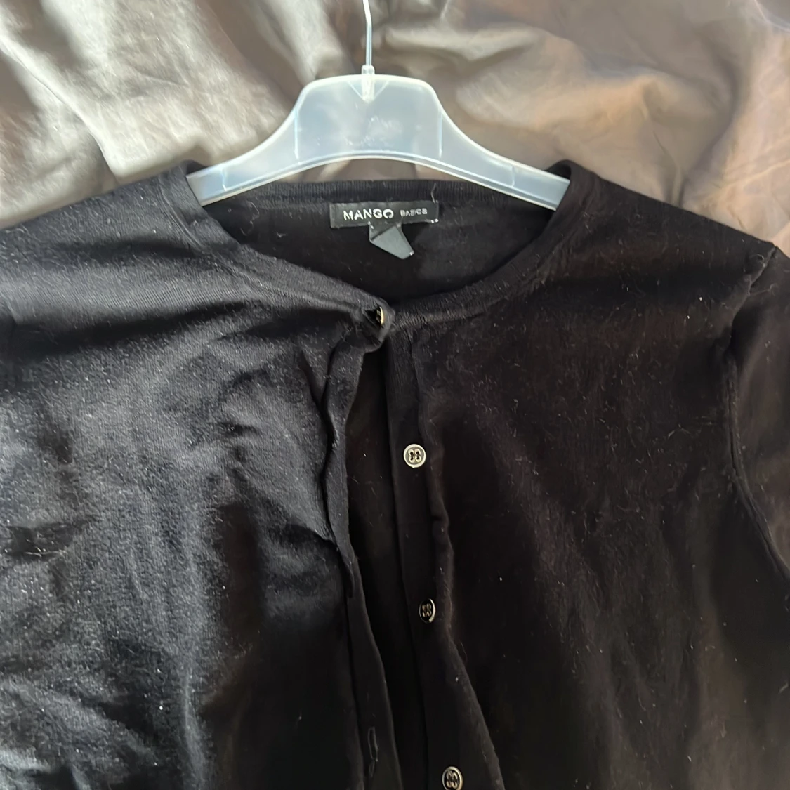 Svart kofta från Mango med knappar - 1