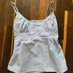 Brandy Melville topp - Aldrig använd💗 lappen är bortklippt