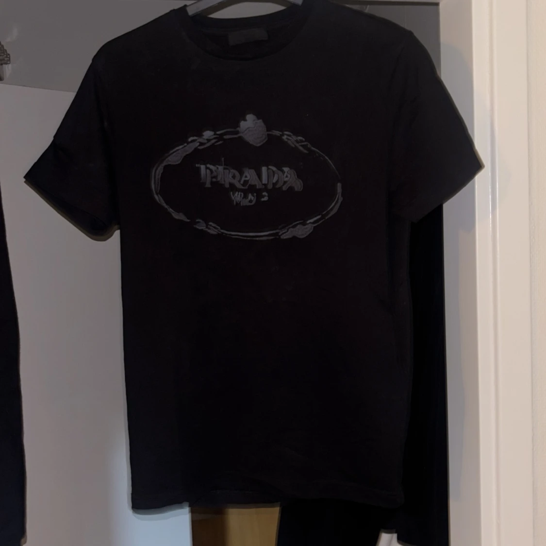 Svart t-shirt från Prada med tryck - 3
