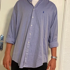  Ralph Lauren skjorta XL - Ralph lauren skjorta| Storlek:XL| pris: 399kr| skick: 9,8/10| hör av er vid minsta lilla fundering|