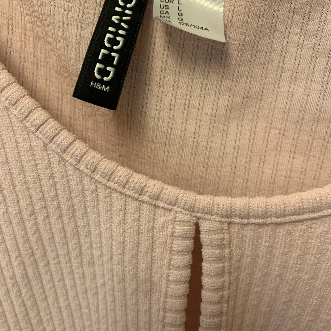 Ljusrosa ribbad tröja från H&M Divided - 1