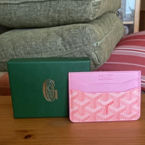 Rosa Goyaard korthållare - Supersnygg rosa plånbok från Goyaard, pris kan diskuteras 