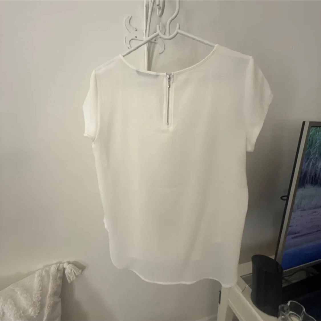 Vit blus från Only med dragkedja - 1