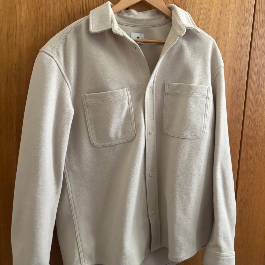 Beige overshirt från H&M i fleece