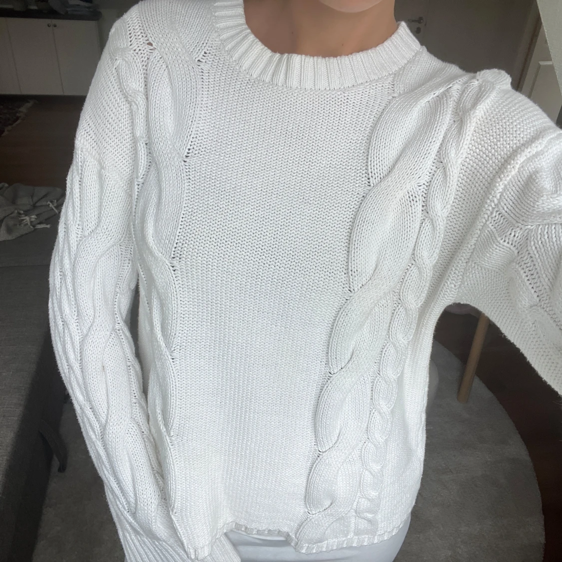 Vit kabelstickad tröja - 1