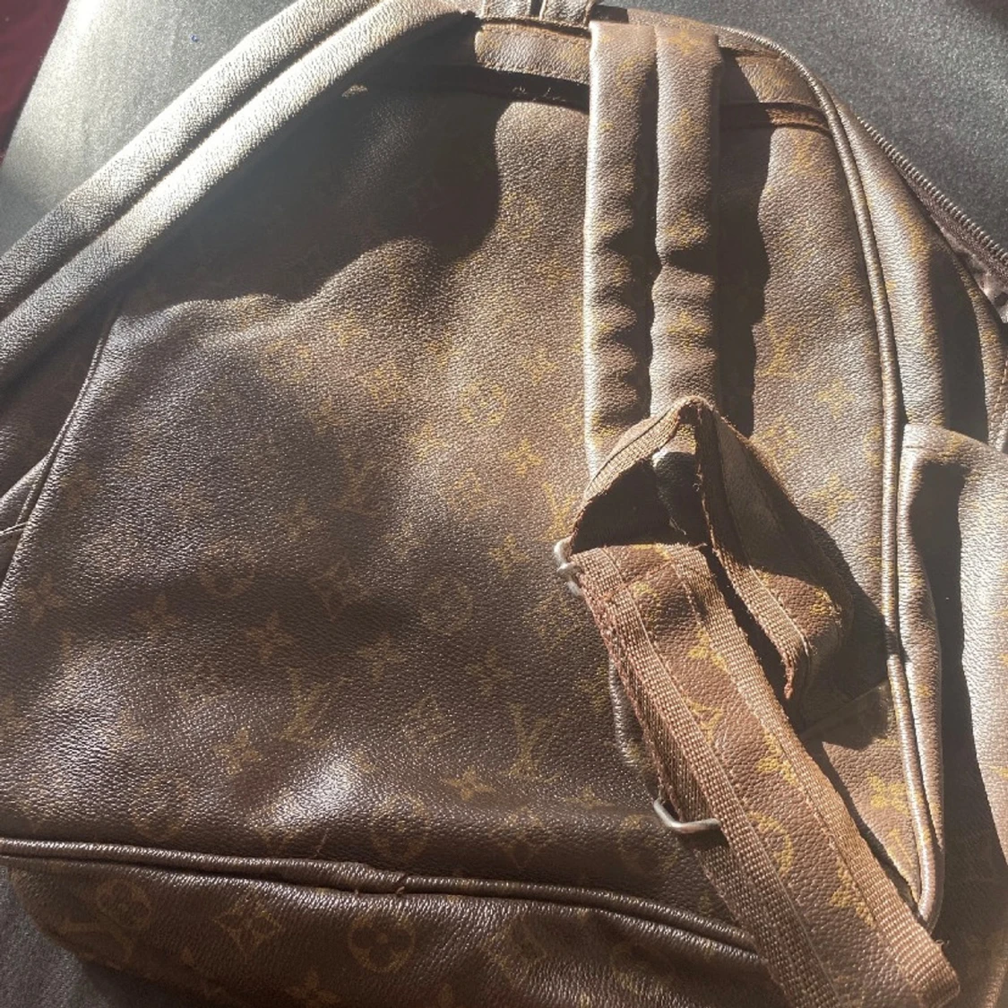 Brun ryggsäck med monogram - 2