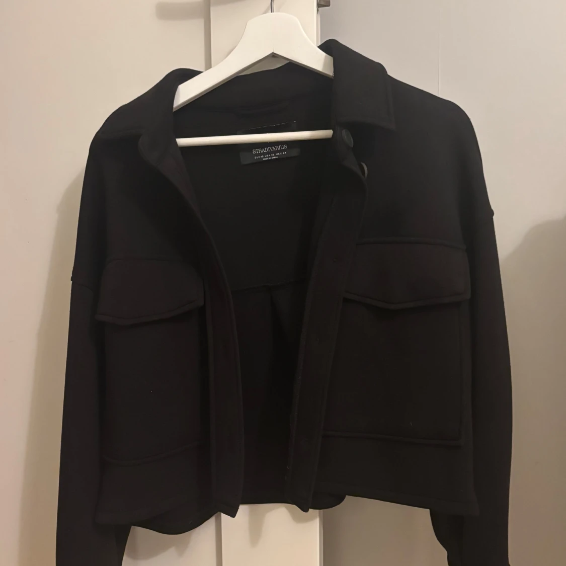 Kort svart ”kappa”  - 2