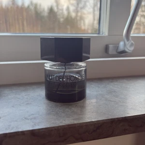 La Nuit de L'Homme från Yves Saint Laurent - Cirka 30-35 ml kvar!