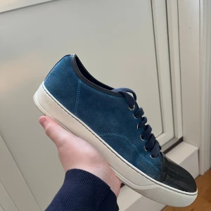 Mörkblåa Lanvins - Säljer dessa stilrena lanvins perfekt för sommaren/våren skick 6,5 av 10