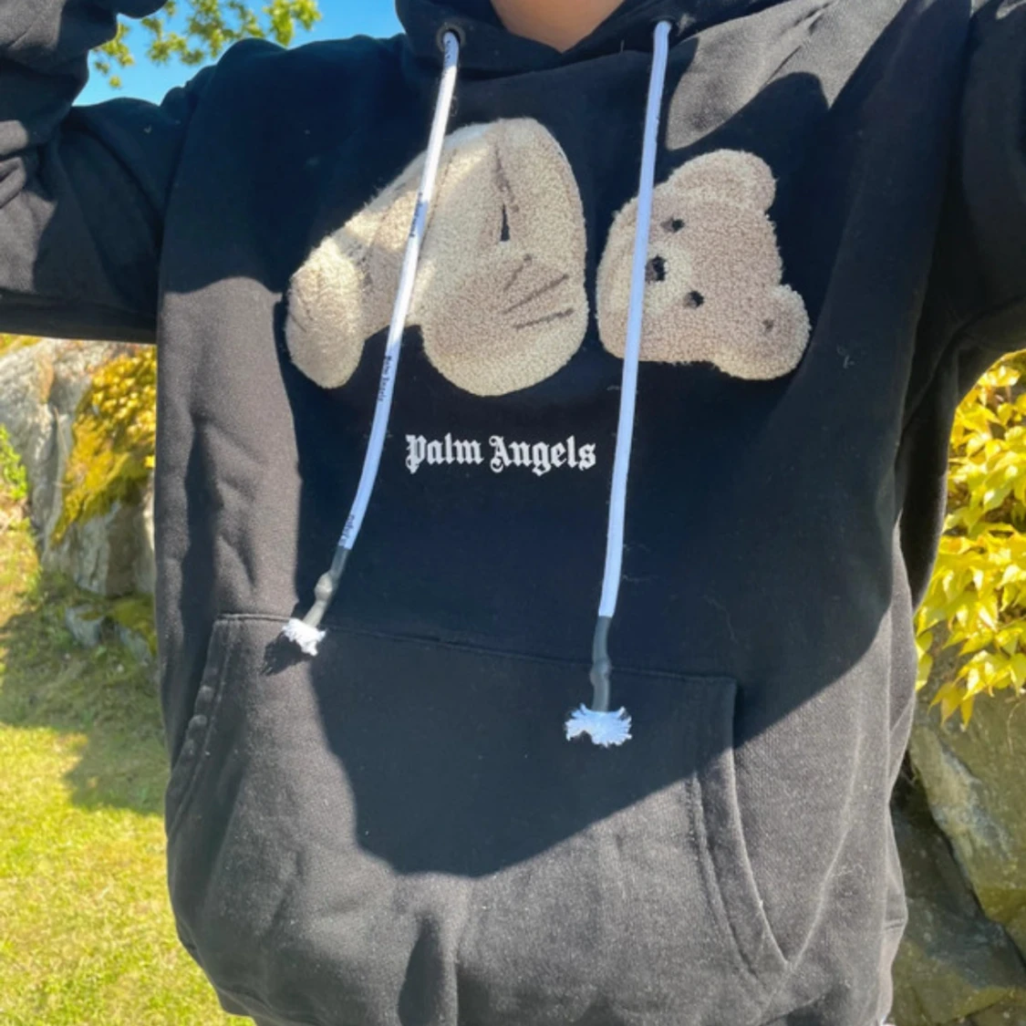 Svart hoodie från Palm Angels med nallemotiv