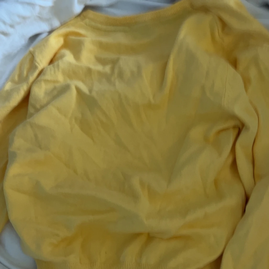 Gul v-ringad tröja från Henri Lloyd - 3