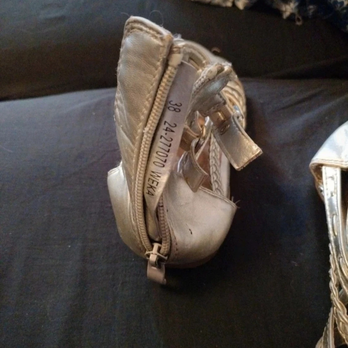 Silvriga sandaler från WEKA, strl 38