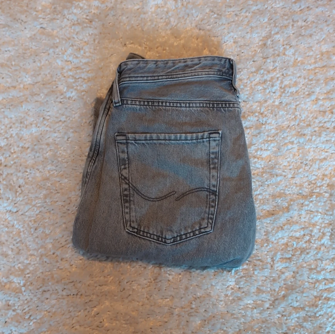 Gråa relaxed jeans Jack & Jones