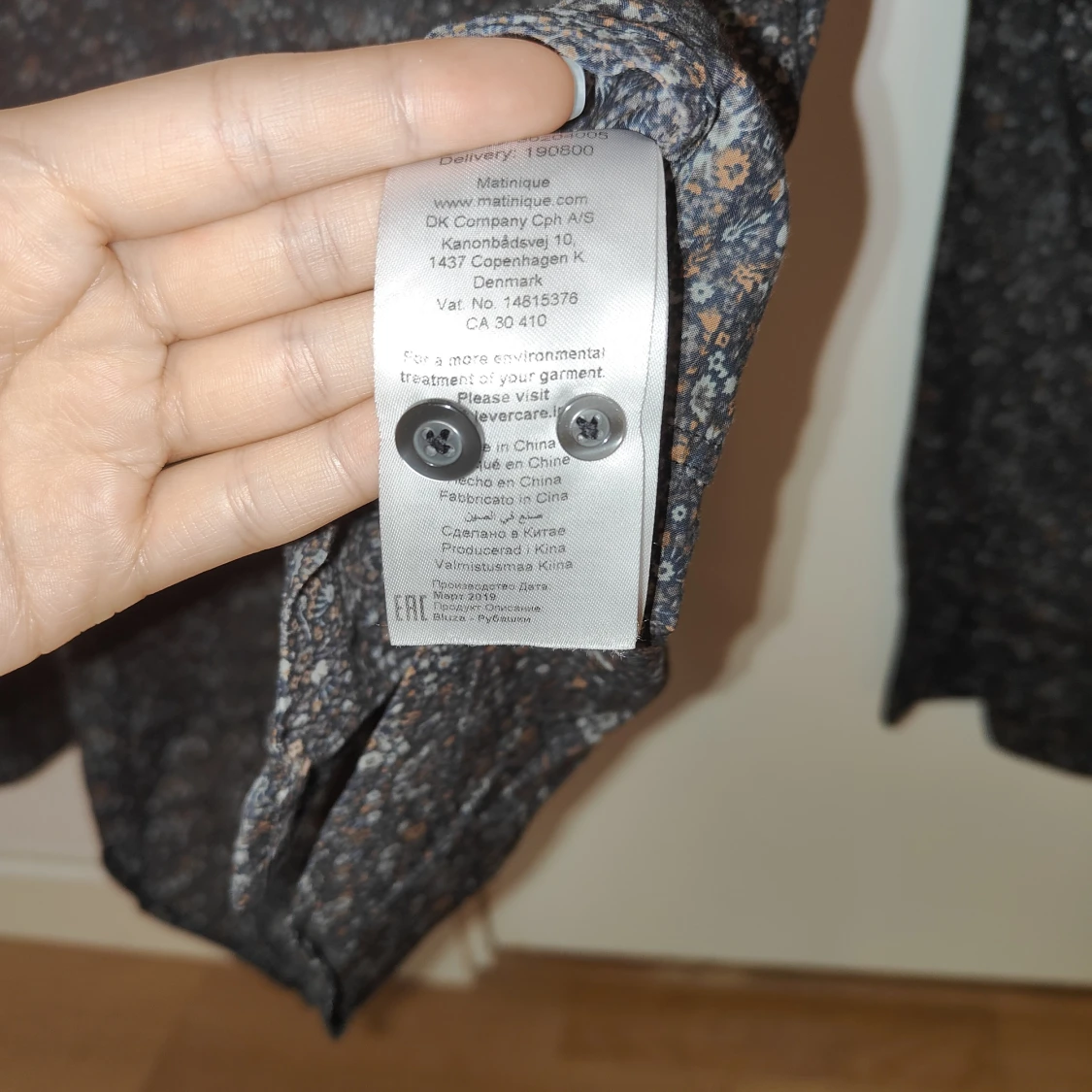 Blommig skjorta från Matinique, S - 4