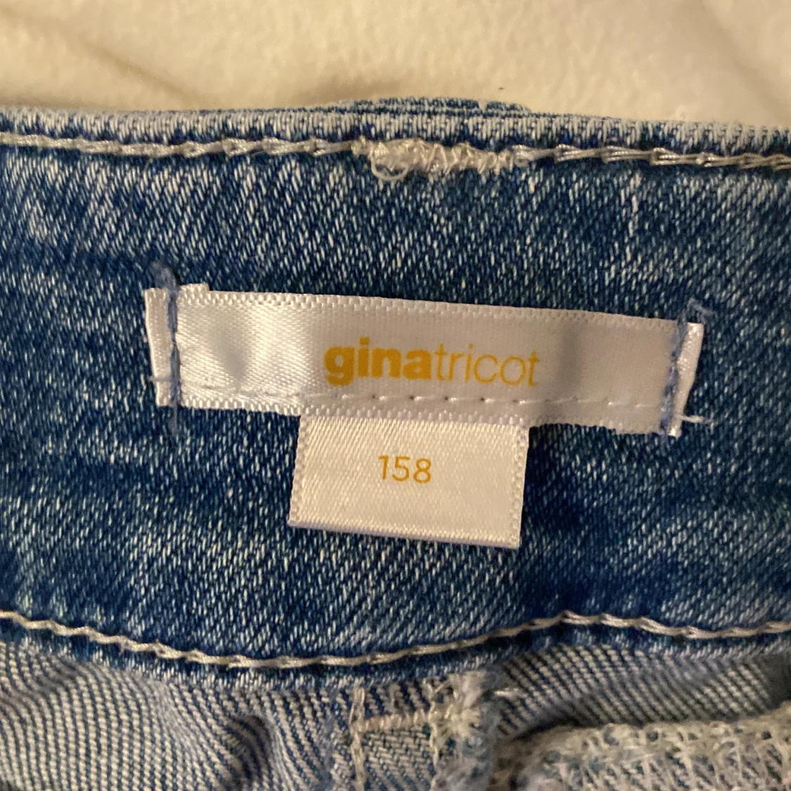 Blå bootcut jeans från Gina Tricot - 2